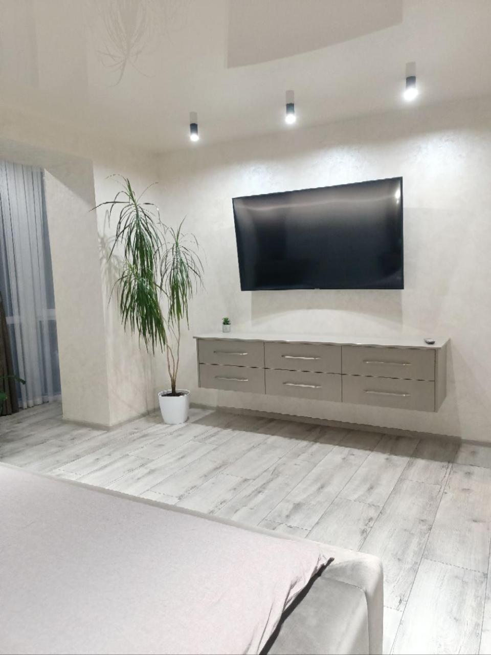 Appartamento 2К Шикарний Люкс! Khmelʼnytsʼkyy Esterno foto